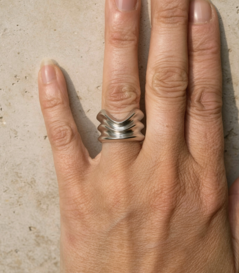 Anello frequenza ind. mano anidi argento 925