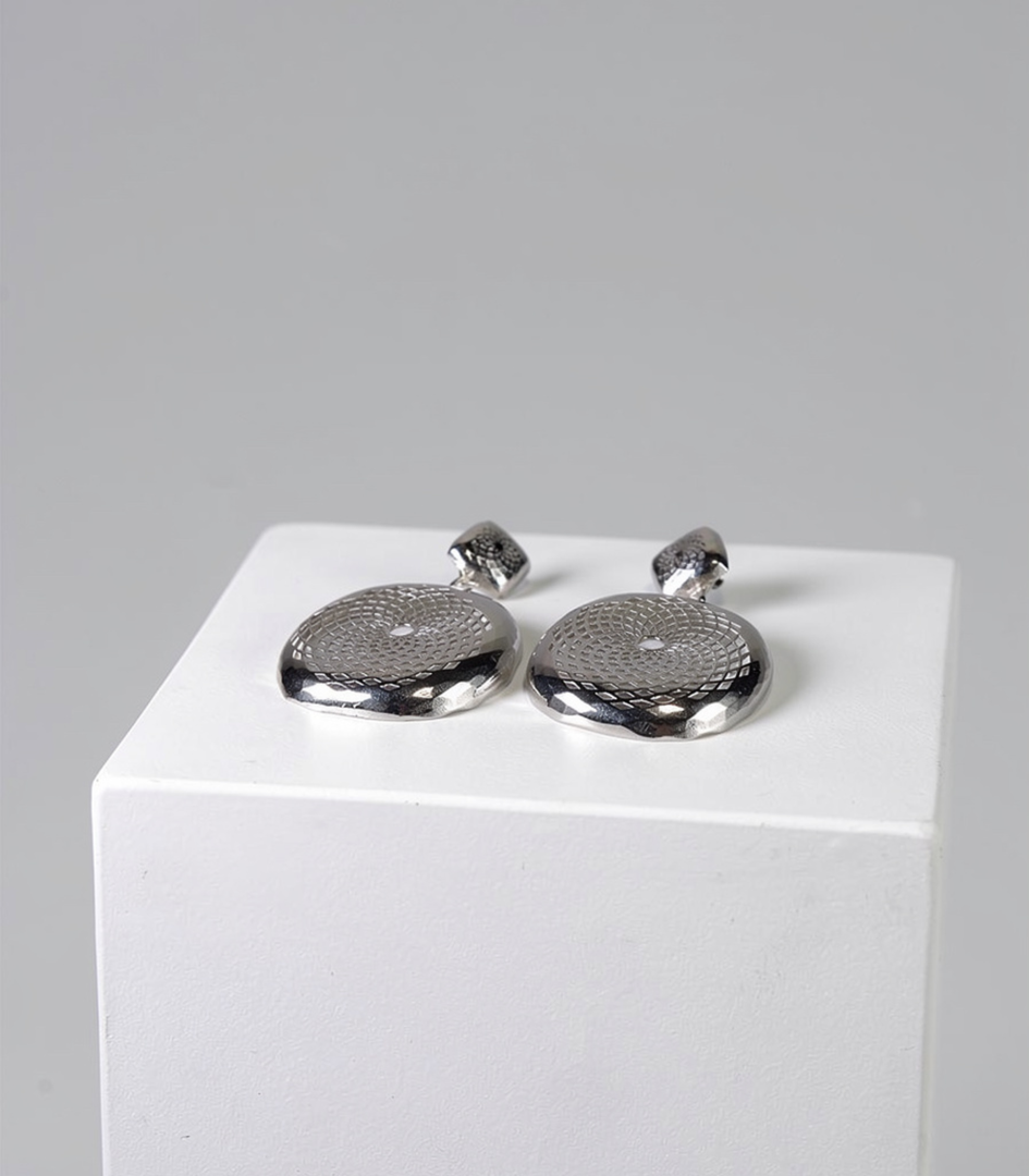 Dettaglio orecchini Cupola in argento 925 - Anidi Design